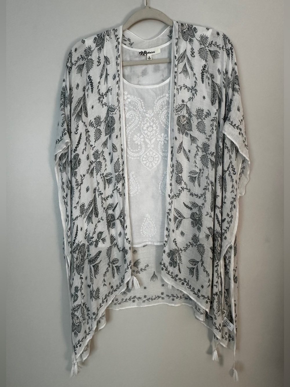 Gentle Fawn Kimono with Gray Floral Print and Tassel
